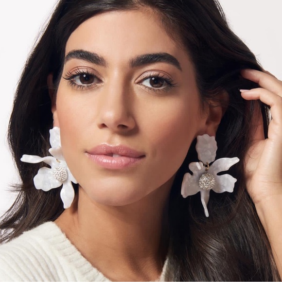 Lele Sadoughi MOTHER OF PEARL SMALL CRYSTAL LILY EARRINGS - Picture 10 of 13